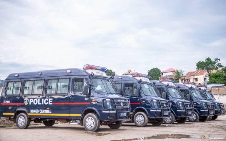 Kongo Central : 5 bus remis à la police pour renforcer la lutte contre l’insécurité