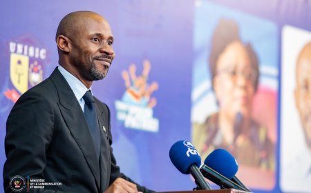 RDC : Les raisons pour lesquelles Patrick Muyaya est bien parti pour finir le quinquennat de Félix Tshisekedi comme ministre de la Communication