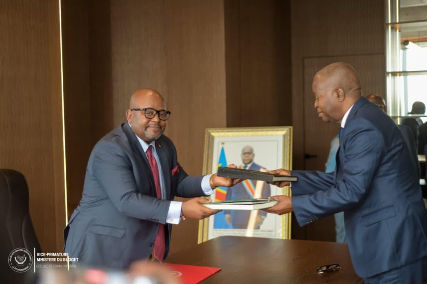 Remise et reprise au Budget : Adolphe Muzito loue les performances de ses prédécesseurs