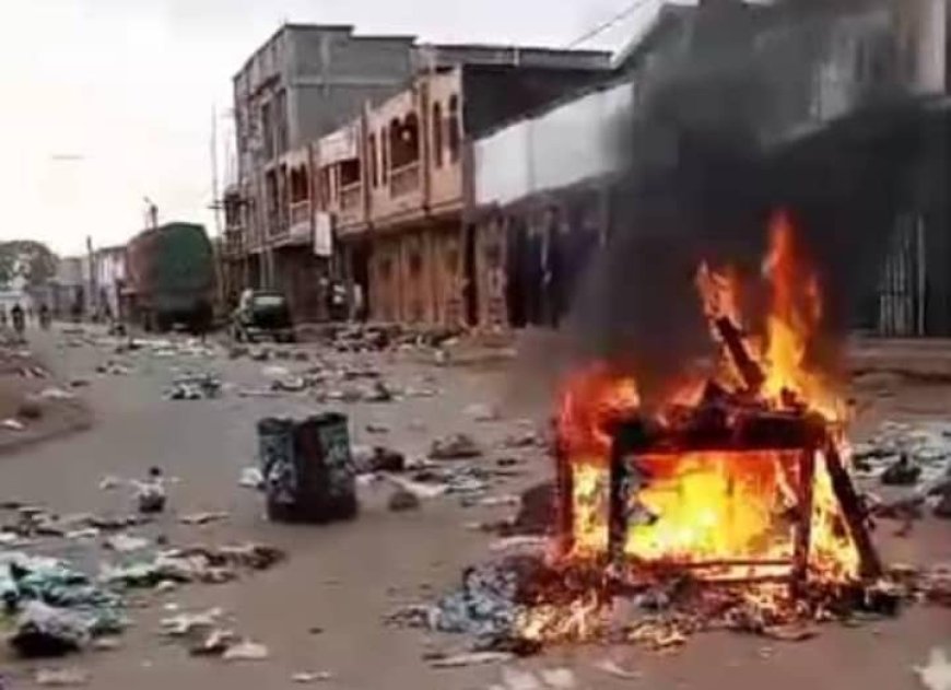 Nord-Kivu : des jeunes manifestent contre l’insécurité à Beni, circulation paralysée