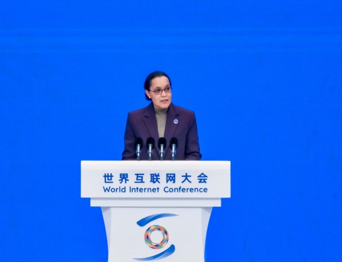 Sommet mondial de l’Internet : Raïssa Malu défend la vision numérique éducative de la RDC à Wuzhen