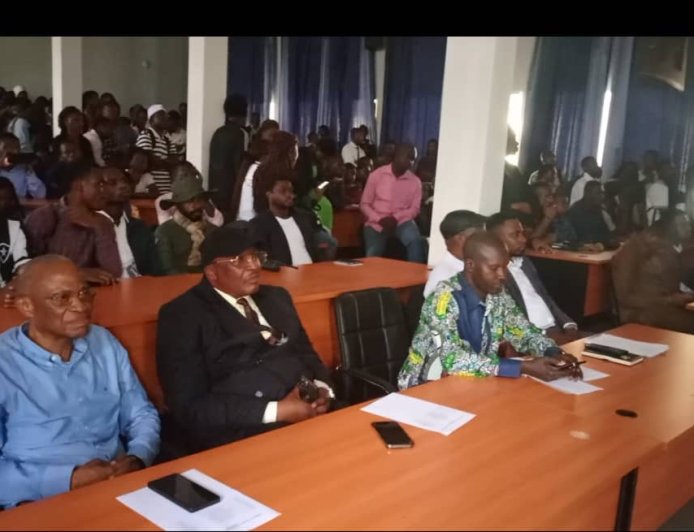 Éveil de Conscience à l'UNIKIN : La Projection de « L'Omerta » Lève le Voile sur les Minerais du Sang