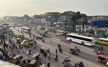 Kinshasa : faible circulation des véhicules, hausse du prix du transport, la population vit son calvaire