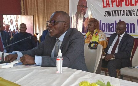 RDC : autour de Jonatan Biasoluka Wata, notables et population identifient la division entre politiciens parmi les causes du sous-développement du Kwango