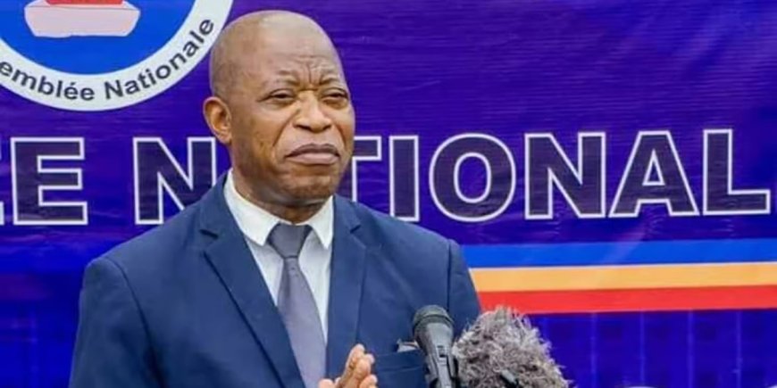 André Mbata : « Il n’y a pas de Constitution éternelle, c’est au peuple de décider »