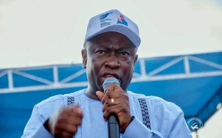 Augustin Kabuya : « Soyez calmes, nous allons toucher la Constitution »