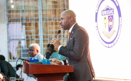 UNISIC : Patrick Muyaya soutient la création d’un studio moderne de radio-télévision
