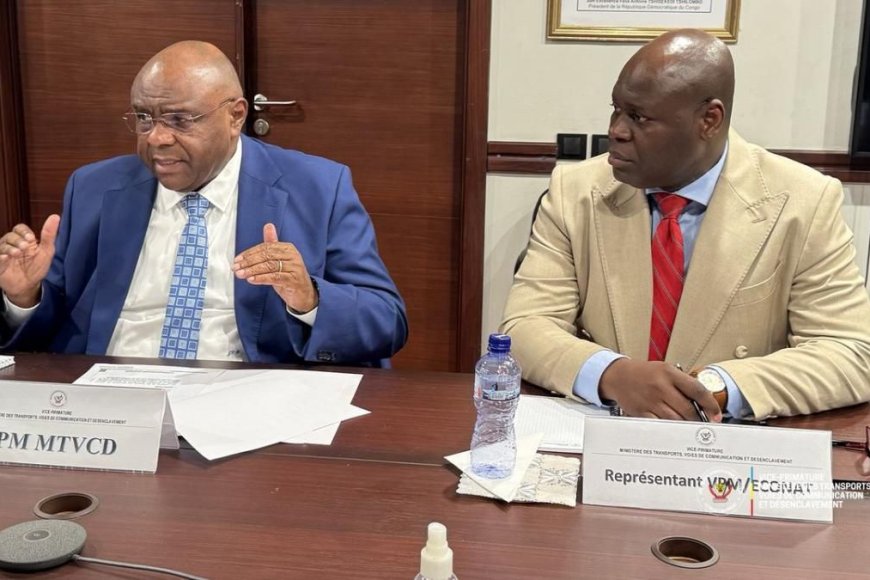 Grève des transporteurs à Kinshasa : le gouvernement et les chauffeurs conviennent de poursuivre les discussions en commission