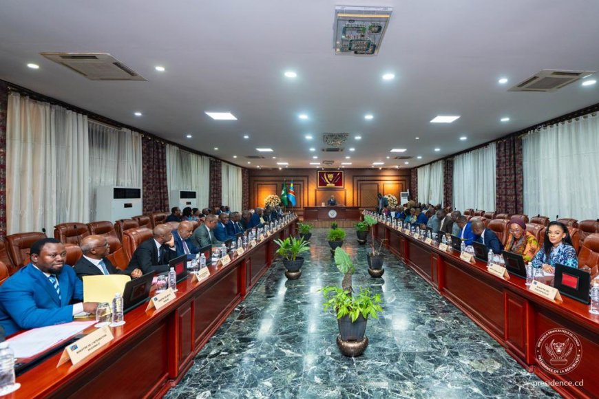 Kidnapping à Kinshasa : le gouvernement envisage l’interdiction de vente des cartes SIM préenregistrées