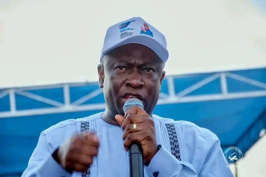 Augustin Kabuya : « Soyez calmes, nous allons toucher la Constitution »