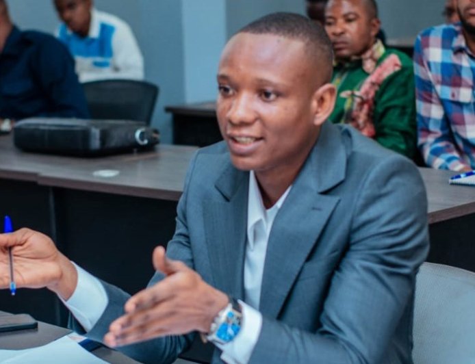 Unikin : Me Aristide Ngonga Kombe décroche une grande distinction et plaide pour une entreprise responsable