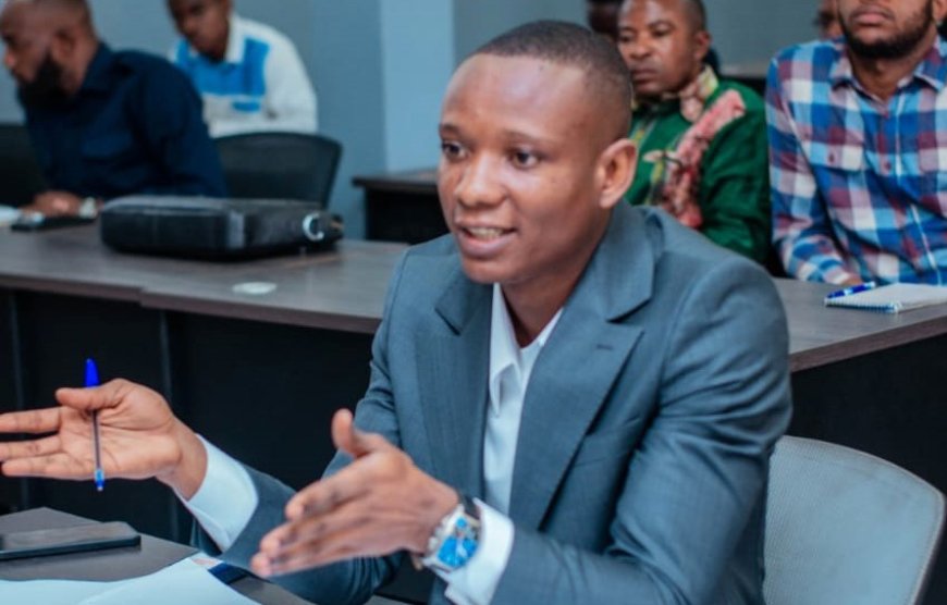 Unikin : Me Aristide Ngonga Kombe décroche une grande distinction et plaide pour une entreprise responsable