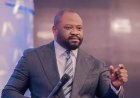 Changement de la Constitution : Moïse Mbiye tacle les pasteurs membres du « camp des lépreux »