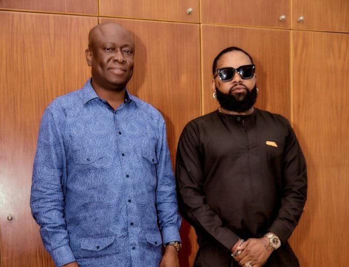 Ferre Gola appelle ses fans au calme face à la polémique autour de l’annonce de la décoration de Fally Ipupa