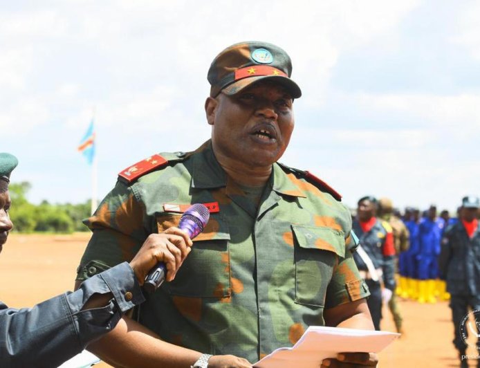Félix Tshisekedi confie l’assainissement de la ville de Kinshasa au Service national
