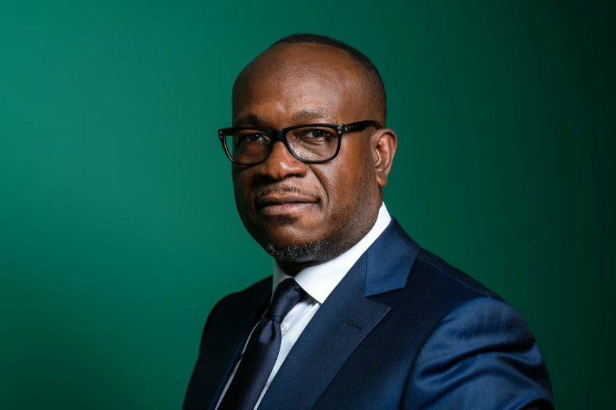 RDC : Delly Sesanga appelle les démocrates à faire obstacle à la « dérive » de Tshisekedi