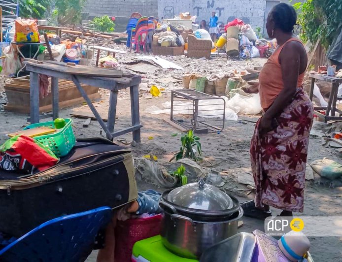 Kinshasa : démolition de constructions anarchiques le long de la voie ferrée à Masina