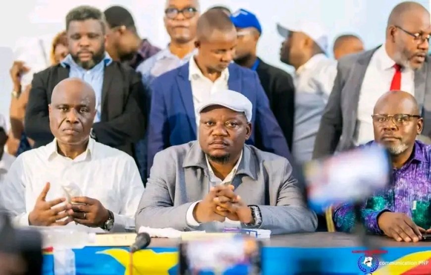 Réforme constitutionnelle : l’opposition reporte le dépôt de sa plainte contre Tshisekedi