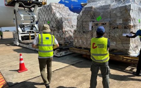 Ebola en RDC : 75 tonnes de fournitures médicales de l'Union européenne atterrissent au Rwanda pour passer à Goma