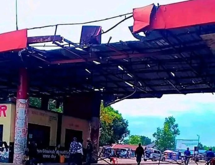Kwango : la Nouvelle Dynamique de la Jeunesse Kwangolaise alerte sur l'état de délabrement alarmant du poste de péage de Batshongo