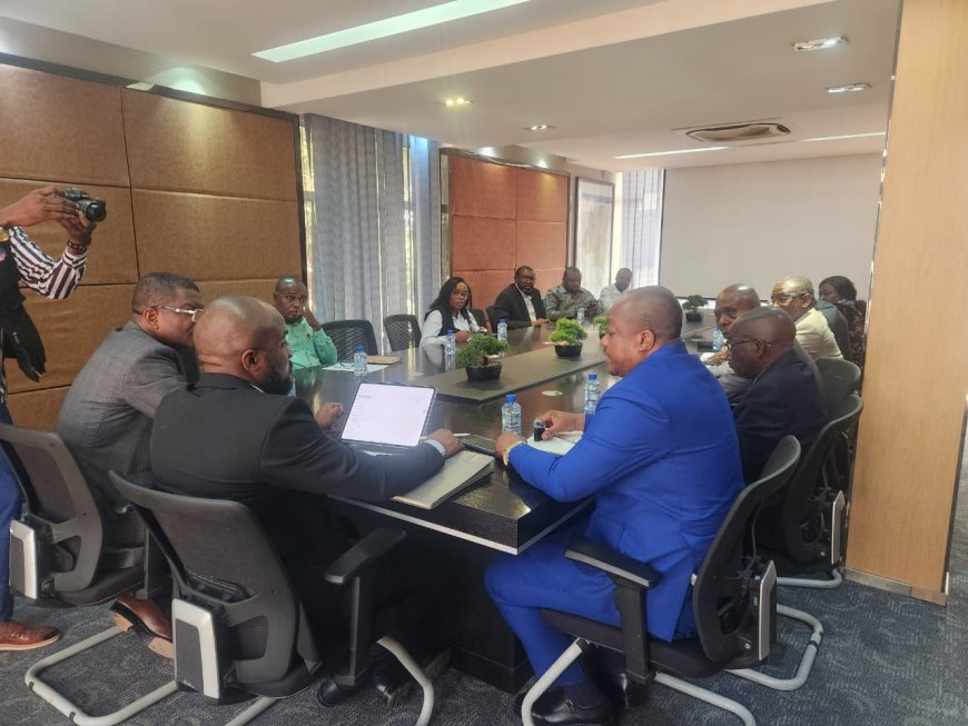 RDC : la réhabilitation de la route Mongata-Bandundu au cœur des échanges entre Martin Kabuya et l'UREBAND