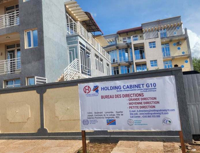 RDC : Holding Cabinet G10 offre une gratuité de l'enseignement secondaire à 1 000 élèves au Tanganyika sur recommandation d’Augustin Kalunga