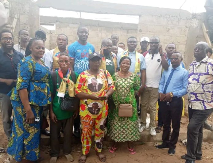 Kwango : Jonathan Bialosuka Wata offre une enveloppe au Conseil provincial de la Jeunesse pour la finalisation des travaux de son bureau