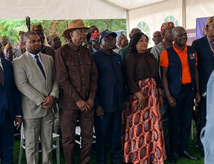 Kasaï-Central : autour de Denise Nyakeru, les chefs coutumiers s’engagent à abolir des sanctions contre les femmes adultères et les mariages précoces