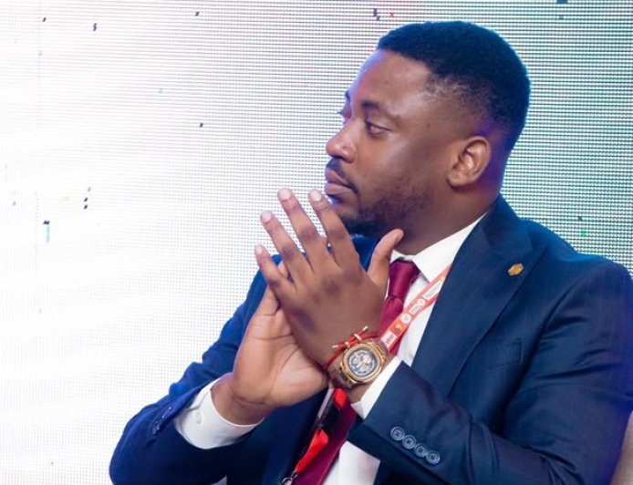3ème DRC Travel Meet : Derfina Kabongo présente l’application Air Congo pour faciliter l’achat des billets d’avion