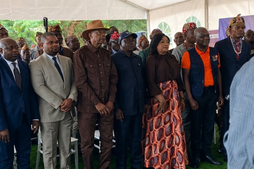 Kasaï-Central : autour de Denise Nyakeru, les chefs coutumiers s’engagent à abolir des sanctions contre les femmes adultères et les mariages précoces
