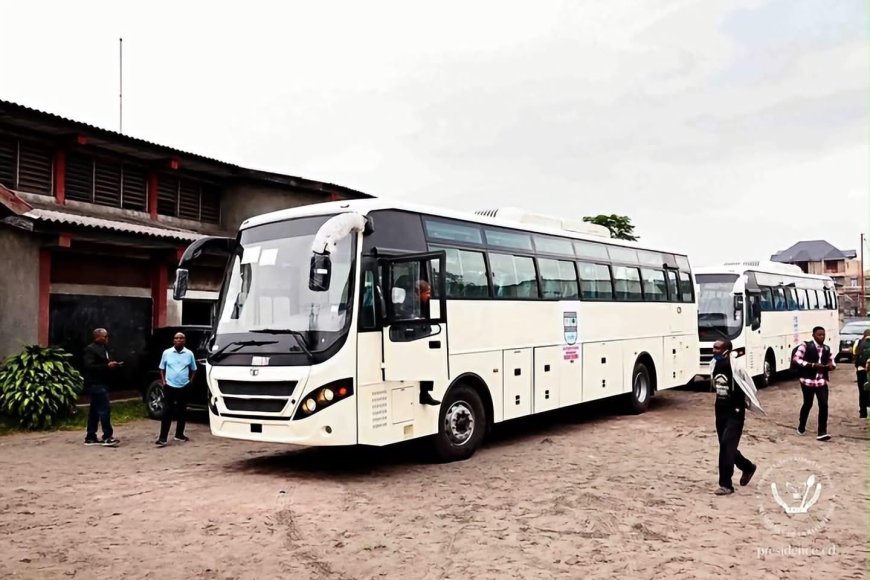 Collège Bonsomi : deux bus réceptionnés après la visite de Tshisekedi