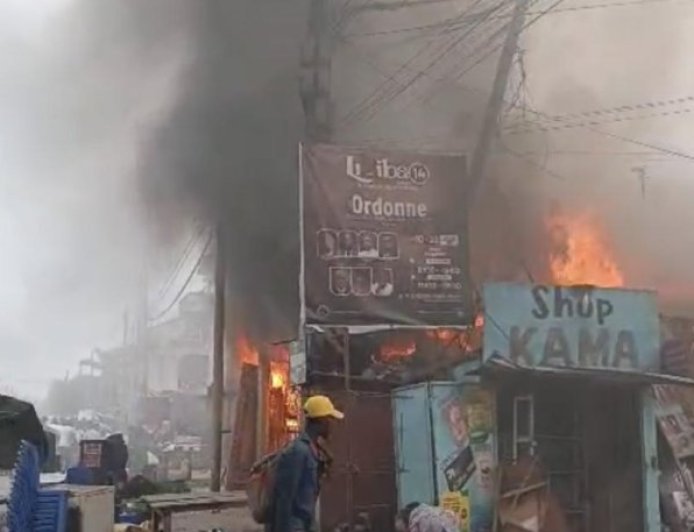 Kinshasa : un incendie attribué à un raccordement électrique « frauduleux » ravage une église et plusieurs commerces à Sola (Ngaliema)