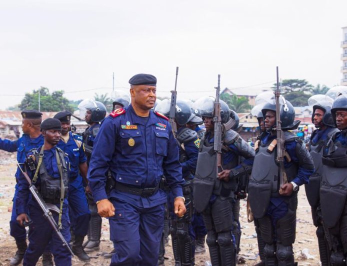 Kinshasa : la police intensifie la lutte contre les vendeurs et consommateurs de stupéfiants