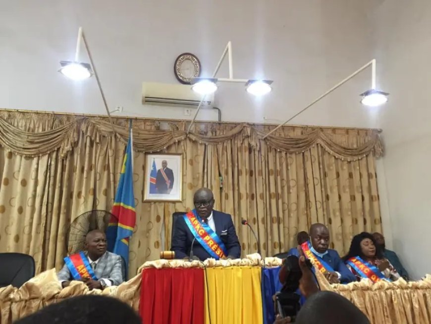 Ouverture de la session parlementaire de Mars : Jean Claude Vuemba exhorte les élus provinciaux au sens de responsabilité pour doter le Kongo Central d’un nouveau gouverneur