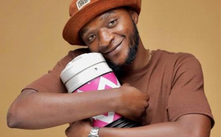 RDC : Ados Ndombasi alerte le Ministre de la culture sur la détention « injustement prolongée » de l’humoriste Junior NKOLE à l’ANR