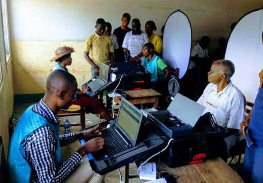 RDC : La CENI met en place des numéros d'urgences pour dénoncer les faits de corruption et autres dans les centres d'enrôlement des électeurs