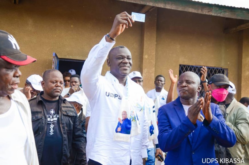 RDC : Le ministre Kibassa Maliba obtient sa carte d'électeur dans son fief de Lubanda au Haut-Katanga