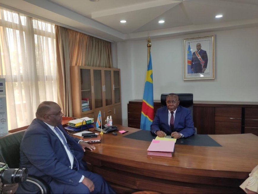 Gouvernement Sama II : Jean-Pierre Bemba prend officiellement le bâton de commandement du Ministère de la Défense 