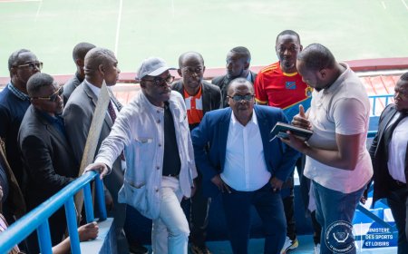 Ministère des sports : Claude-François Kabulo et Nicolas Kazadi visitent les travaux effectués au Stade des martyrs
