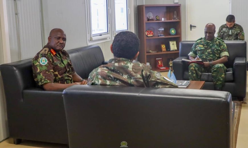 Guerre dans l’Est : les commandants de la force de l’EAC et de la MONUSCO en tête-à-tête pour harmoniser la collaboration 
