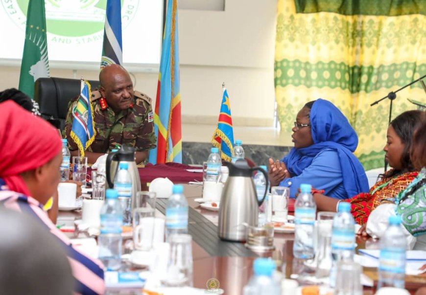 Nord-Kivu : Les femmes leaders de la société civile échangent avec le commandant de la force de l’EAC sur la situation sécuritaire