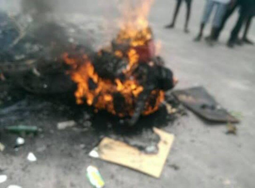 Kasaï Oriental : Un commandant de la Police brûlé vif par la population à Miabi après décès d’un jeune détenu 