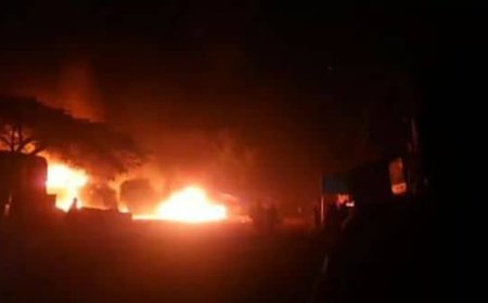 Lubumbashi : Plusieurs véhicules brûlés à l'arrêt de bus de Sakanya à la suite d'un incendie