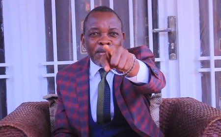 Kinshasa : Mike Mukebay détenu au quartier général de la police judiciaire pour « incitation à la haine tribale »