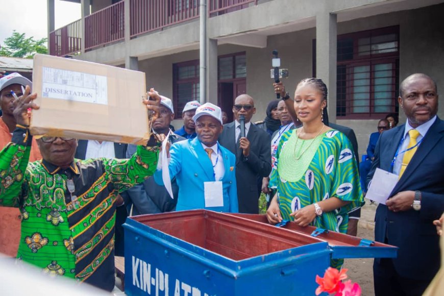 RDC : Aminata Namasia lance officiellement les épreuves du hors session de l'Examen d'État au complexe scolaire Marie Immaculée à Kinshasa
