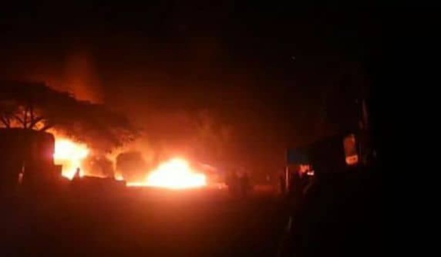 Lubumbashi : Plusieurs véhicules brûlés à l'arrêt de bus de Sakanya à la suite d'un incendie