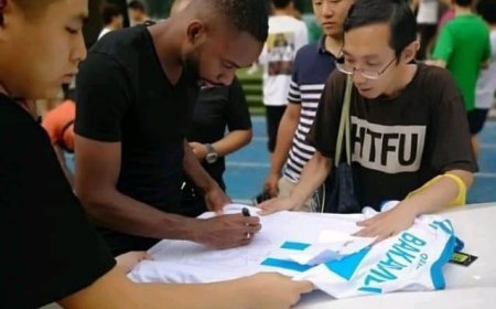 Football : Cedrick Bakambu s’engage à Al Nasr pour 2 saisons