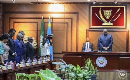 RDC : Un moment de recueillement observé lors du 104ème Conseil des Ministres en mémoire de Chérubin Okende 