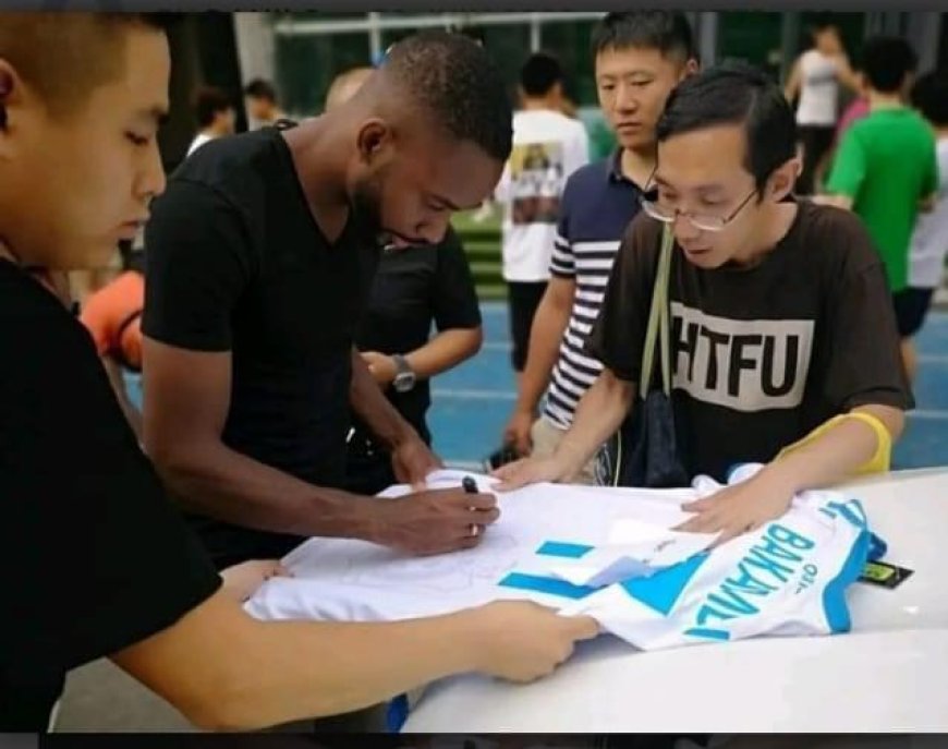 Football : Cedrick Bakambu s’engage à Al Nasr pour 2 saisons