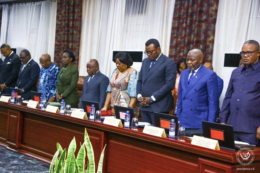 RDC : Un moment de recueillement observé lors du 104ème Conseil des Ministres en mémoire de Chérubin Okende 